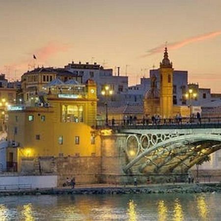 Atico Aire De Triana Apartment Севиля Екстериор снимка