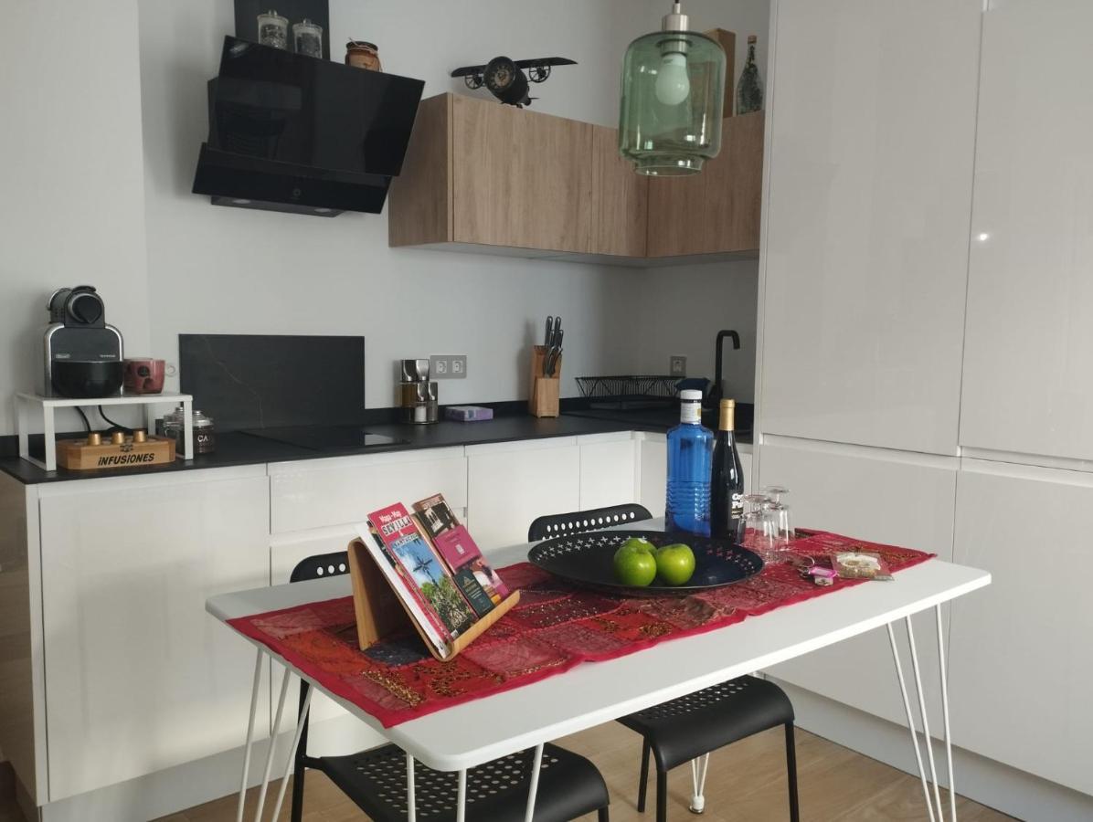 Atico Aire De Triana Apartment Севиля Екстериор снимка